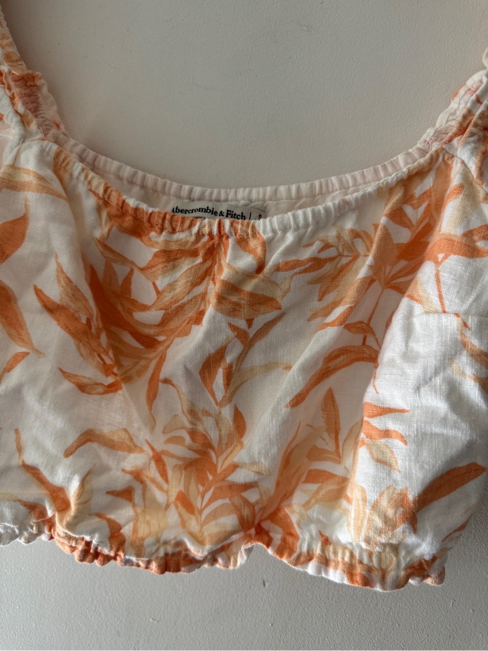 Abercrombie & Fitch Orange and Cream Floral Linen Blend Puff Sleeve Crop Top - Picture 4 of 8